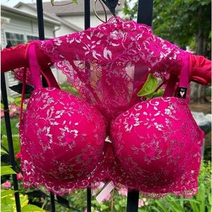 Victoria’s Secret “Dream Angels” Demi Bra & Panty Set  (38DD/XL)